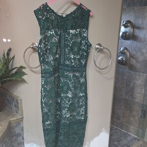 Chic Forest Green Lace Midi Dress